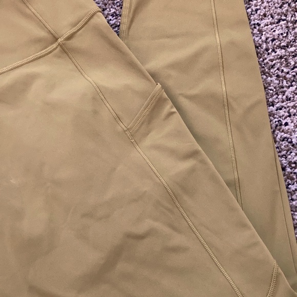 Lululemon Fast &Free 28” leggings. NWOT Grape Leaf Size 12 - Picture 5 of 7